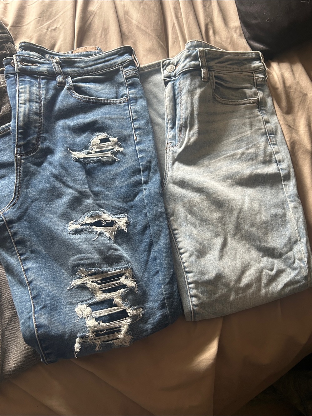 American Eagle Outfitters Women’s Distressed Dark Blue & Light Blue Skinny Jeans